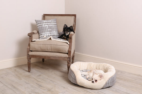 Tweedy Oval Bed